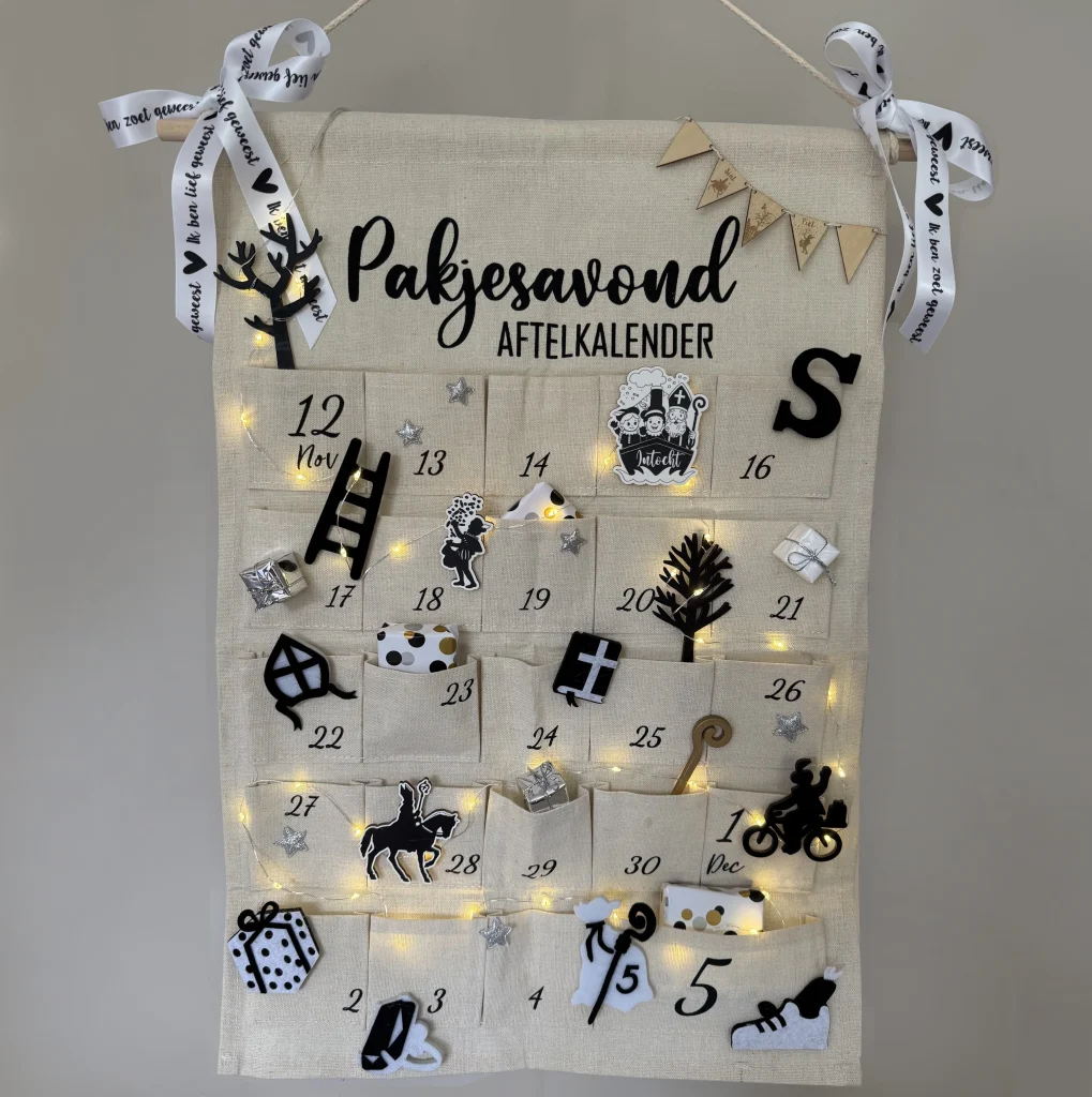 Houten silhouet Sinterklaas op paard, 7cm