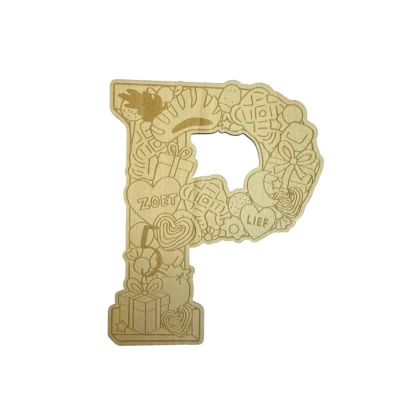 Houten KLEINER Letter P met Piet symbolen en snoepgoed, 100mm