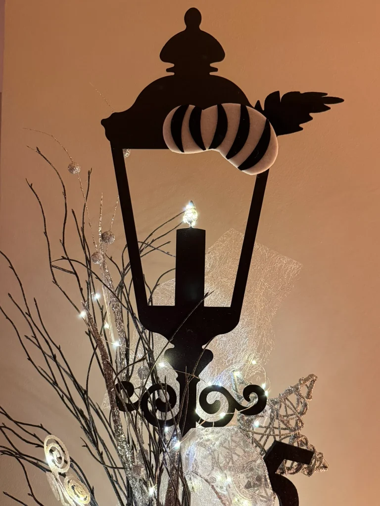Lantaarn DIY-Pakket; Staande lantaarn met SInterklaasdeco en LED verlichting