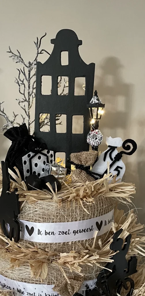 Lantaarn met kerstkrans, hekje, guirlande, led-lampjes, 12cm (kerst-winter)
