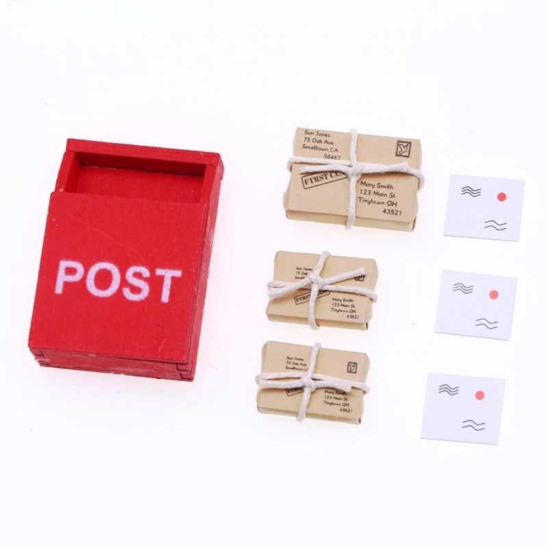 Miniatuur postbus met pakketjes en enveloppen, 7 stuks