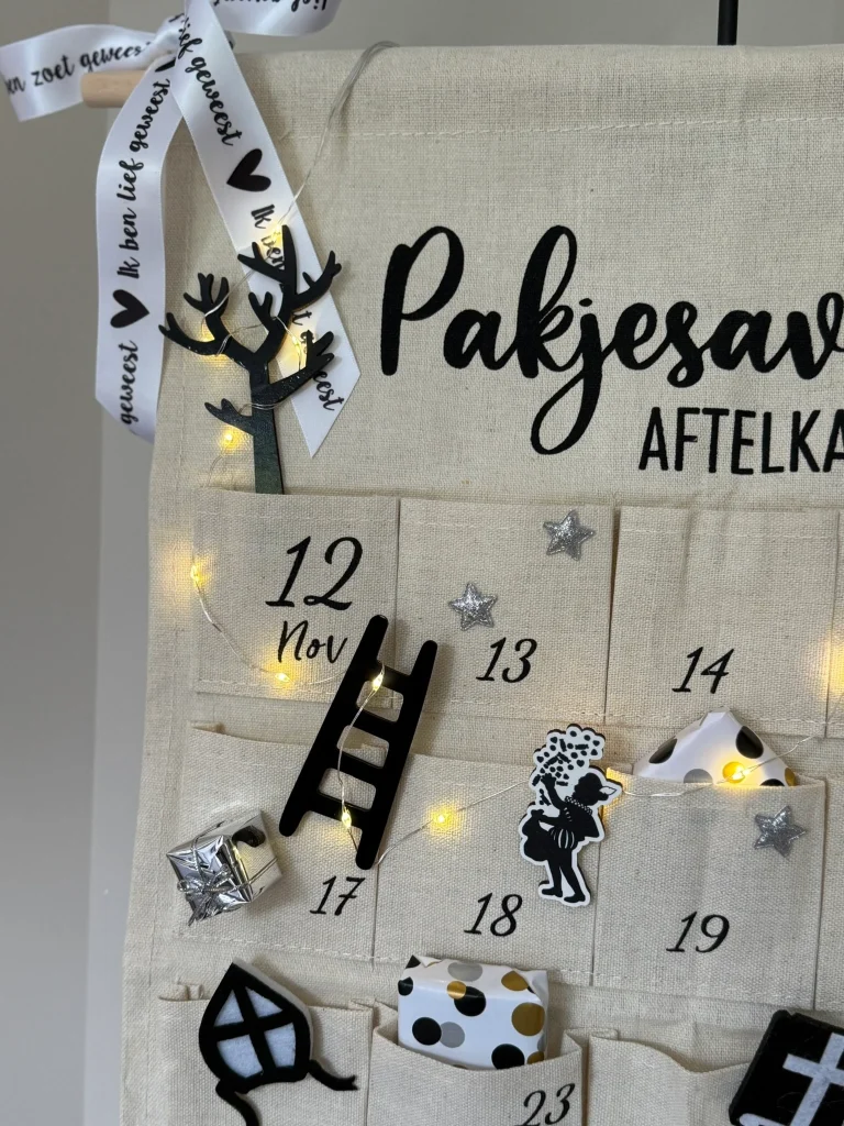 D.I.Y.-Pakket Pakjes Aftelkalender Zwart-Wit en zilveren accenten