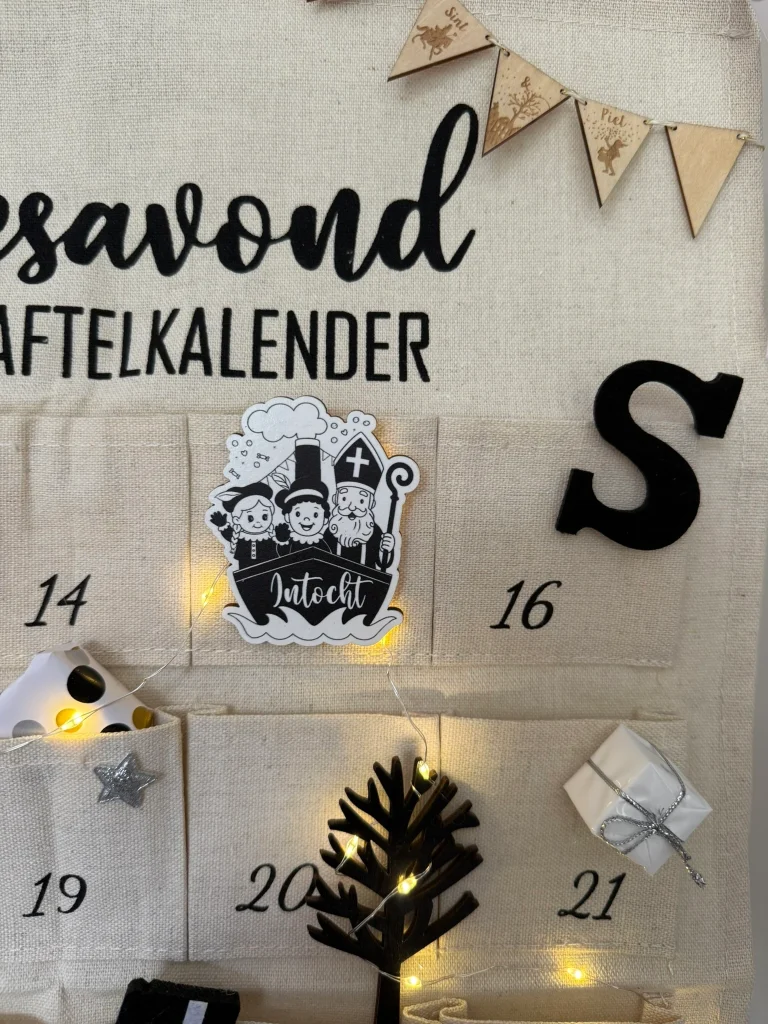 D.I.Y.-Pakket Pakjes Aftelkalender Zwart-Wit en zilveren accenten