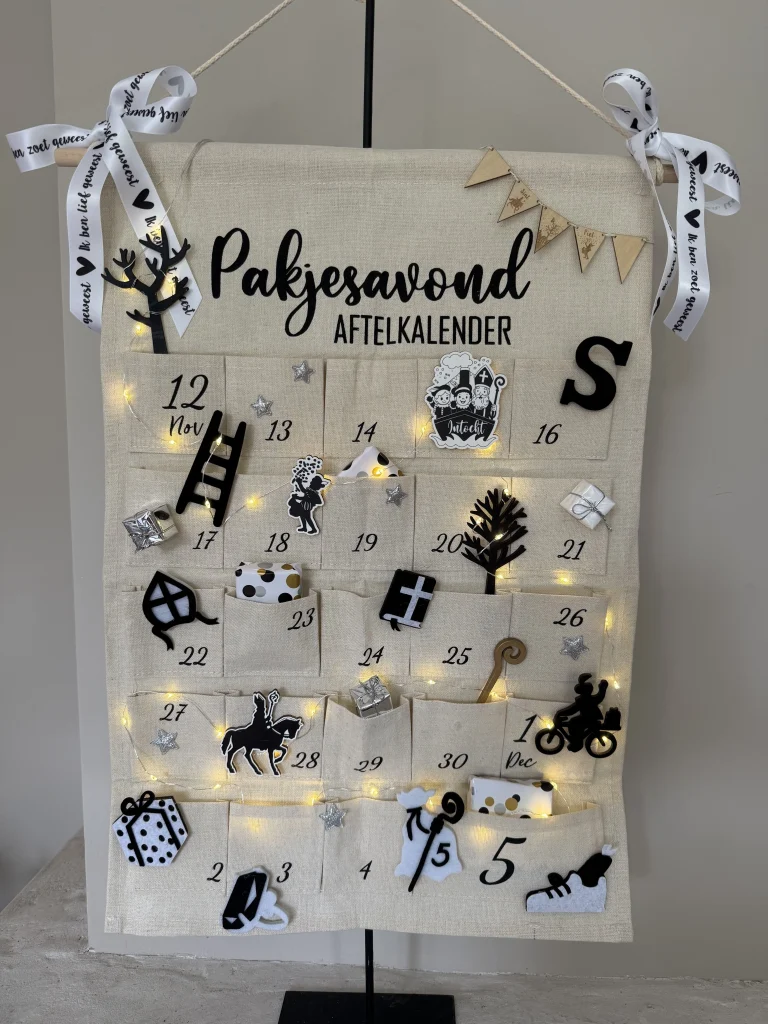 D.I.Y.-Pakket Pakjes Aftelkalender Zwart-Wit en zilveren accenten