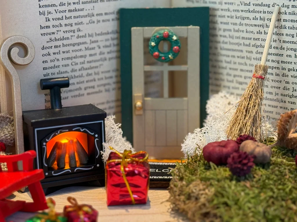 DIY-Pakket; Staand boek met Sinterklaastafereeltje; Sinterklaasje kom maar binnen..