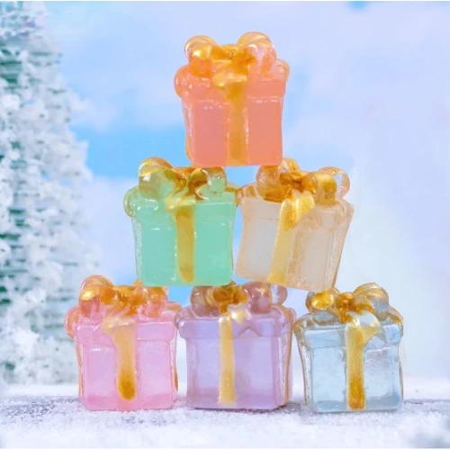 3 kleine mini kadootjes, glow in the dark, 1,4cm ( Goud - lila - lichtblauw)