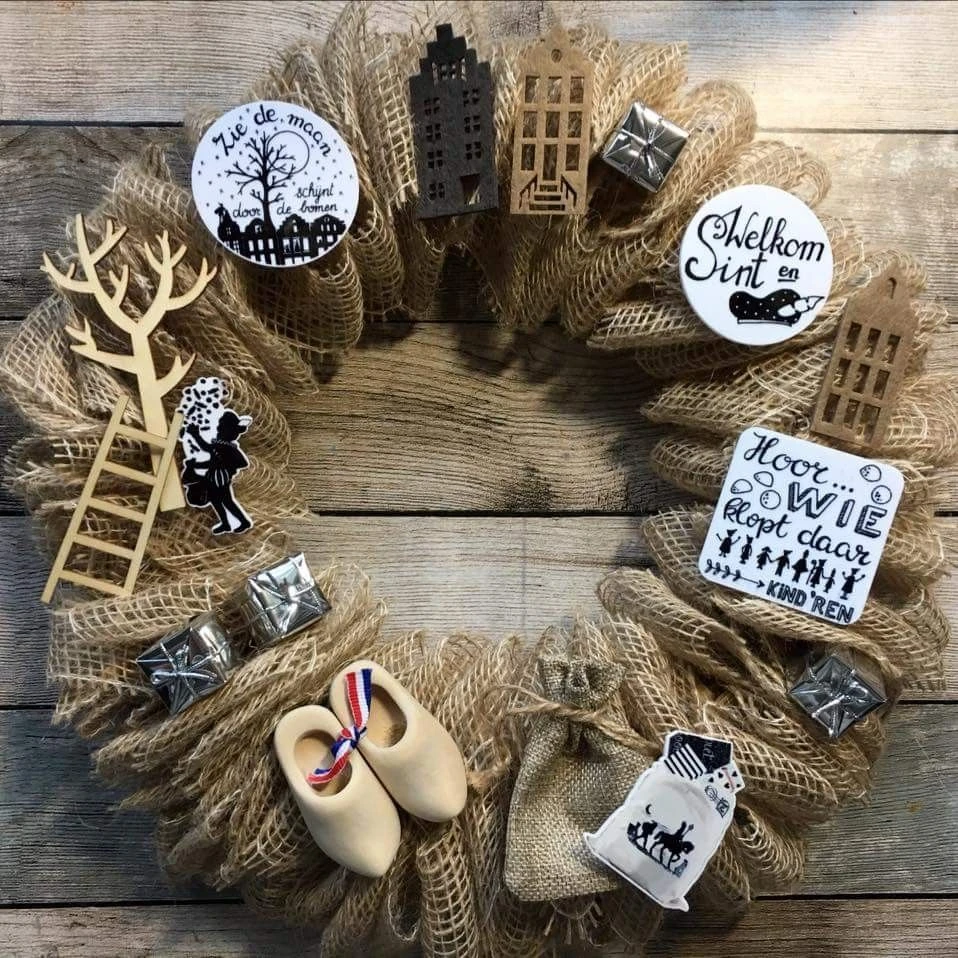 LAATSTE; Set van 5 houten figuurtjes, Handlettering en monochrome decoratie, 6cm