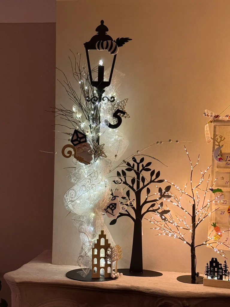 Lantaarn DIY-Pakket; Lantaarn op staaf met Sinterklaas decoratie, 85cm