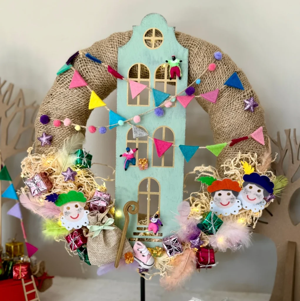 DIY-Pakket; Pieten Pakjeshuis Krans, 35cm