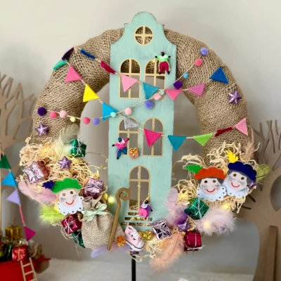 DIY-Pakket; Pieten Pakjeshuis Krans, 35cm
