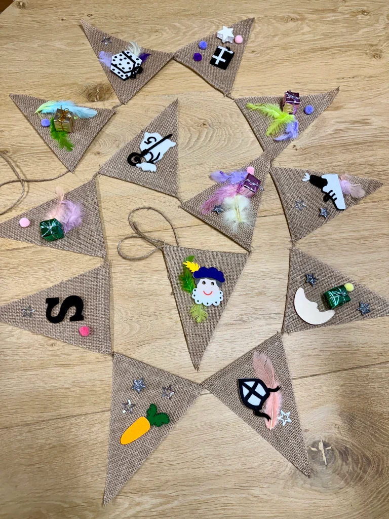 DIY-Pakketje; Jute vlaggetjes met Vilten Sinterklaasfiguurtjes en decoratiemix
