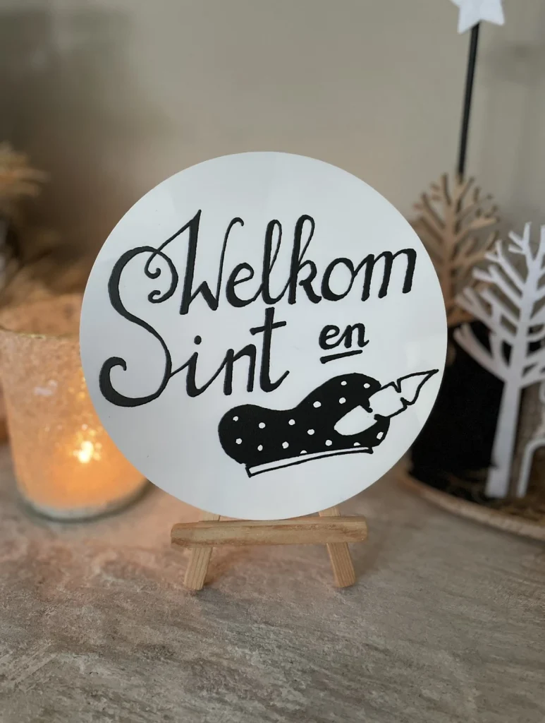 LAATSTE; Handlettering Sinterklaastekst; 'Welkom SInt en Piet' 15cm